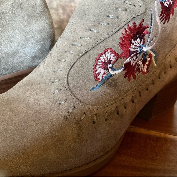 Carlos by Carlos Santana 'Vivian' Embroidered Western Booties Size 8.5 - Picture 8 of 8